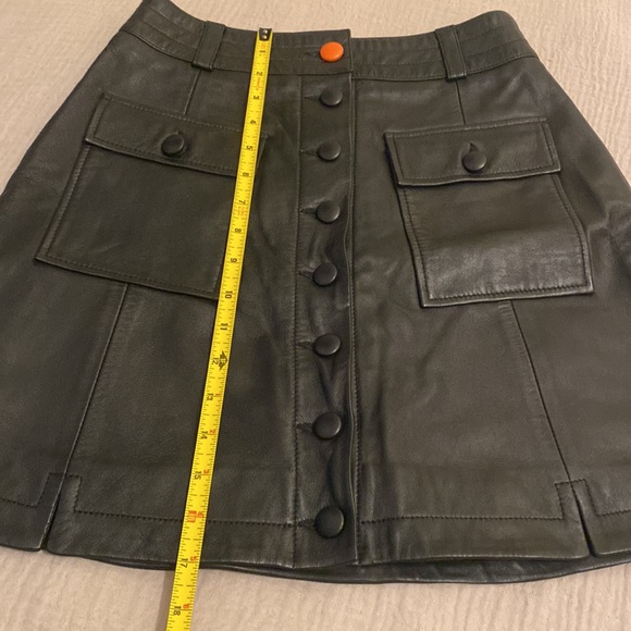 VEDA Black Leather Button-Up Mini Skirt. Size S-M - Picture 5 of 8